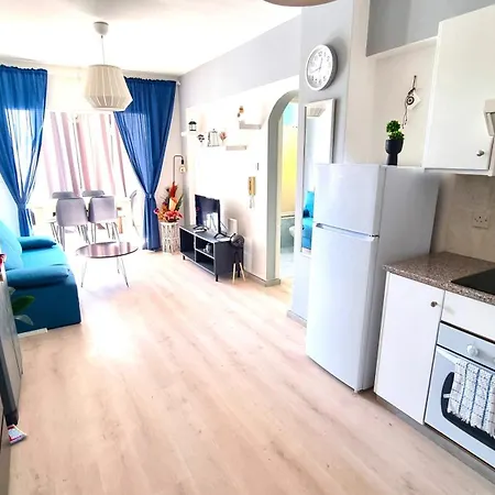2Br Apt Coastal Comfort With Internet Access Larnaca Exterior photo